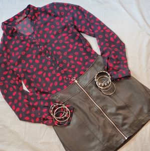The Limited "Red Kisses" Button Up Blouse (S)